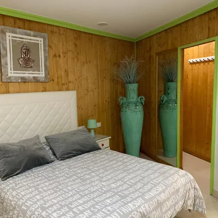 Delfines * אל מדאנו